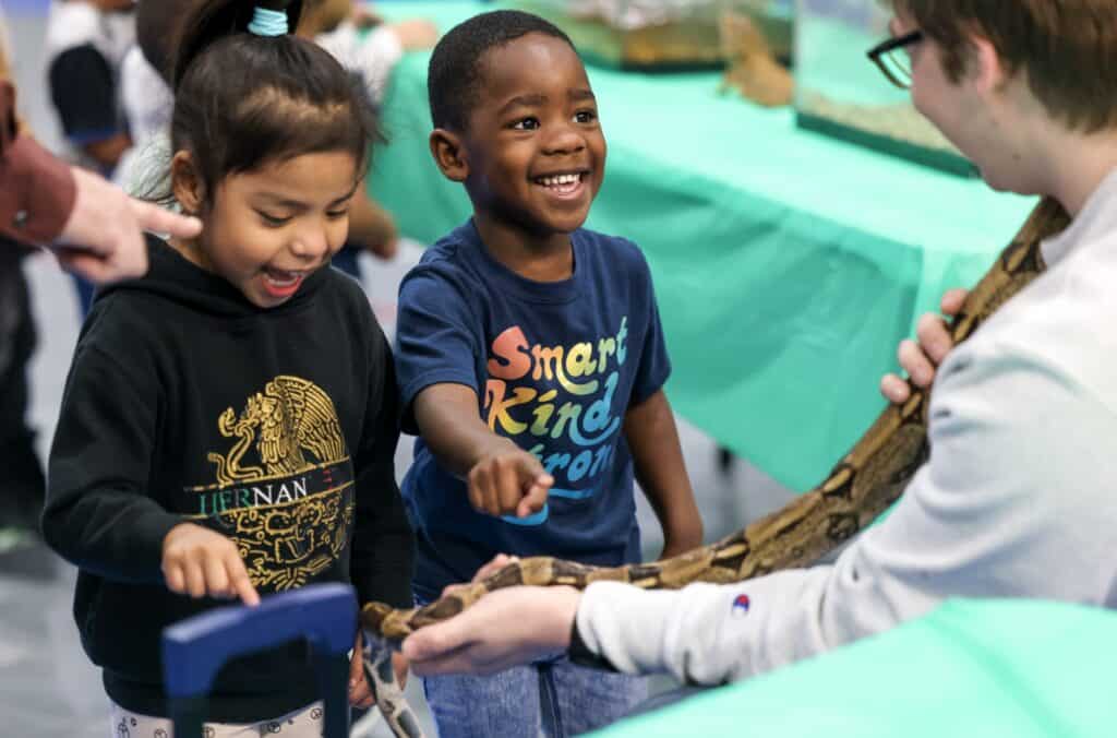 Former MASH participant brings Southern Arkansas University Interactive Reptile Experience to local students 